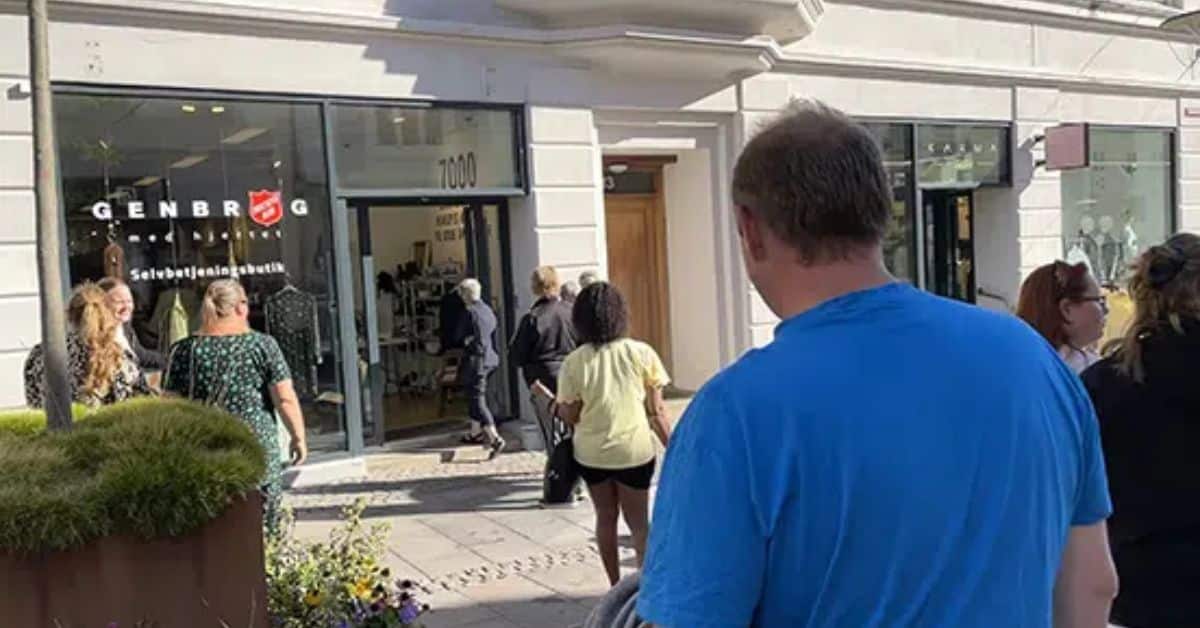 Ny selvbetjenings-genbrugsbutik i kom godt fra start - Frelsens Hær