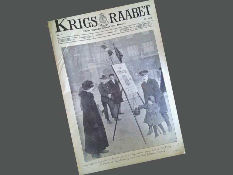 Julegryden holdes ’i kog’ i København ved juleindsamlingen i 1923. Forsidebillede af Krigsråbet i januar 1924.